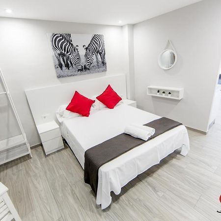 Roses Apartments Red Loft Vista Mar Lateral Dış mekan fotoğraf