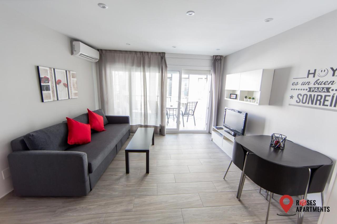 Roses Apartments Red Loft Vista Mar Lateral Dış mekan fotoğraf